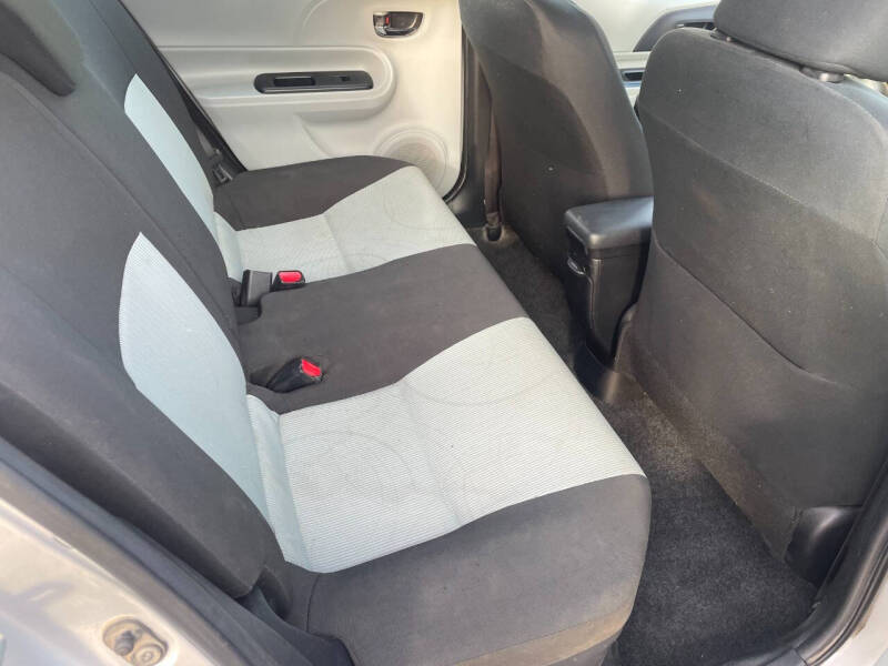 2013 Toyota Prius c Two