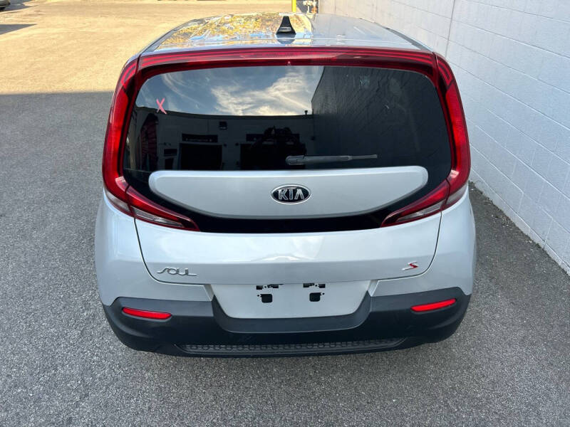 2021 Kia Soul S photo 12