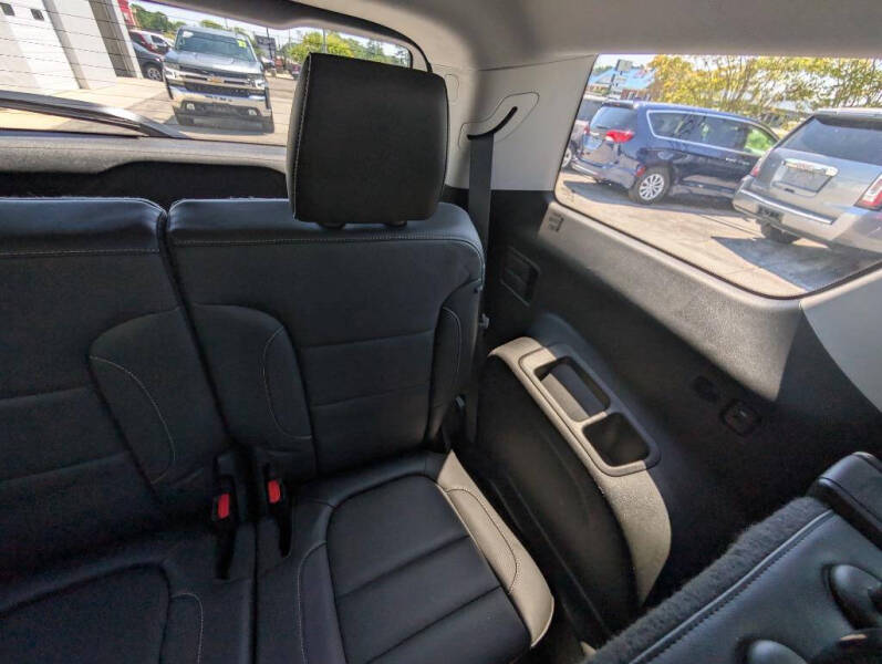 2017 GMC Acadia SLT-1