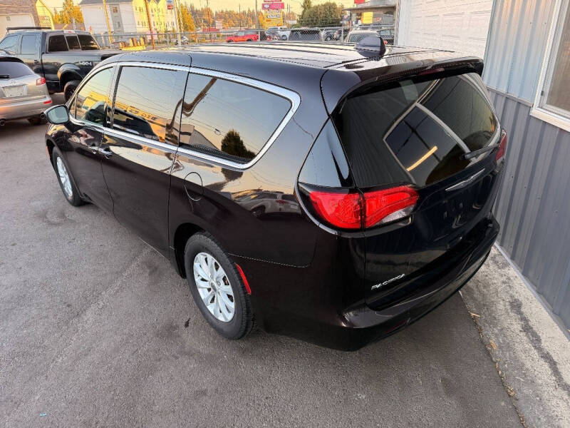 2017 Chrysler Pacifica Touring