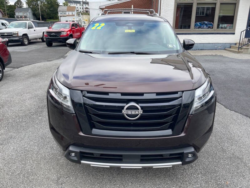 2022 Nissan Pathfinder SL