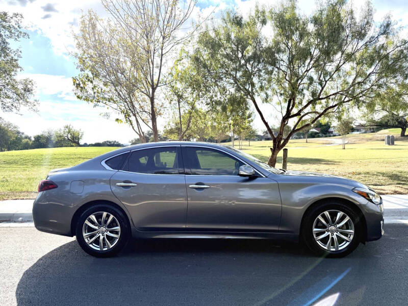 2015 Infiniti Q70 3.7