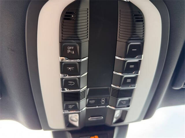 2020 Porsche Macan S