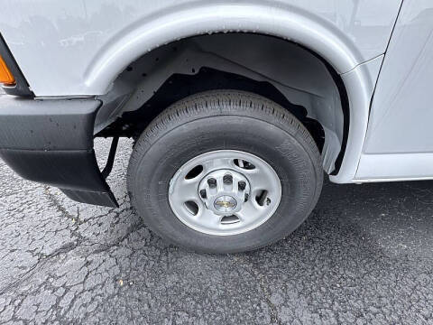 2025 Chevrolet Express 2500