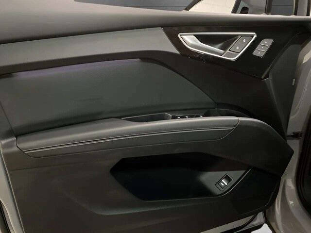 2024 Audi Q4 e-tron quattro Premium 55