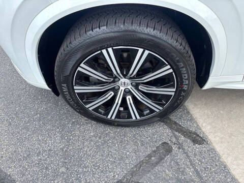 2023 Volvo XC90 B5 Core
