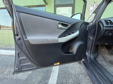 2014 Toyota Prius Five