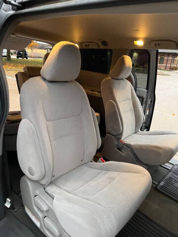 2017 Toyota Sienna LE 7-Passenger