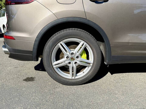 2016 Porsche Cayenne S E-Hybrid