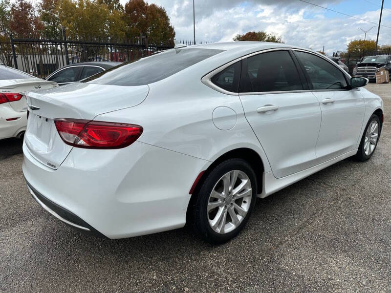 2017 Chrysler 200 Limited