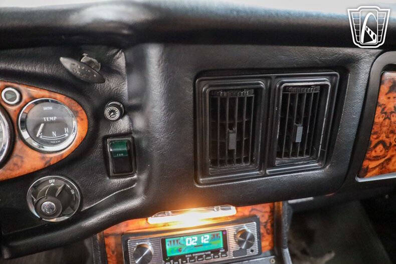 1974 MG B