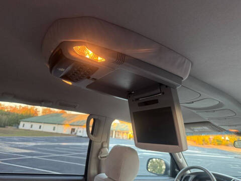 2005 Toyota Sequoia SR5