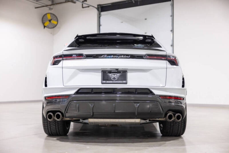 2023 Lamborghini Urus Performante