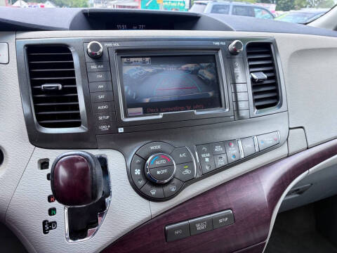 2012 Toyota Sienna