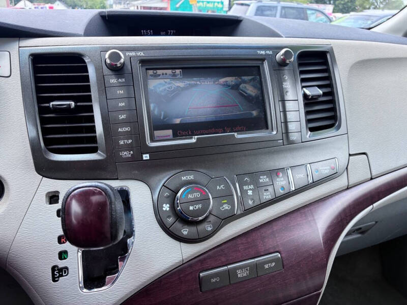 2012 Toyota Sienna