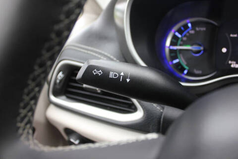 2023 Chrysler Pacifica Plug-In Hybrid Touring L
