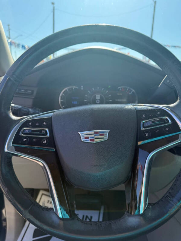 2017 Cadillac Escalade Luxury