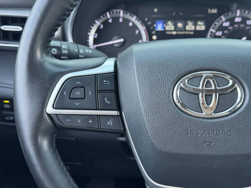 2022 Toyota Highlander Platinum