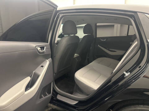 2022 Hyundai Ioniq Hybrid SE