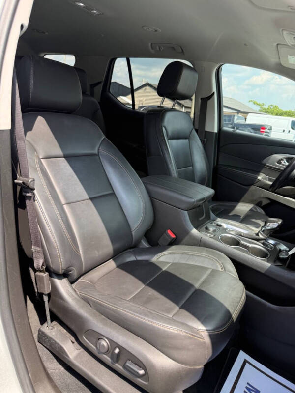 2021 Chevrolet Traverse LT Leather