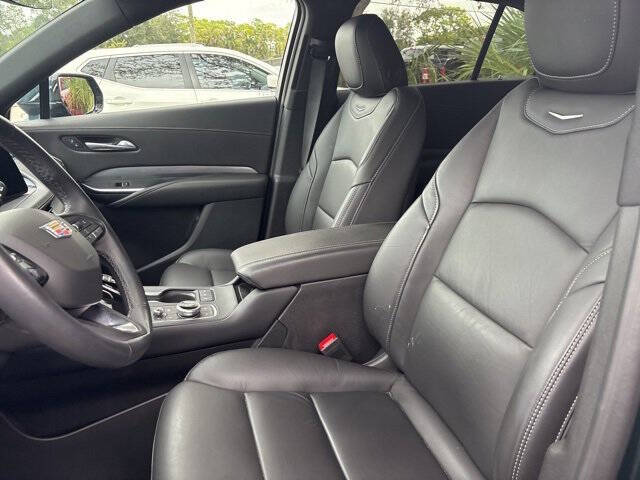 2024 Cadillac XT4 Premium Luxury