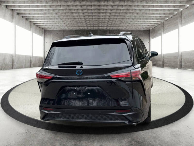 2024 Toyota Sienna XSE 7-Passenger