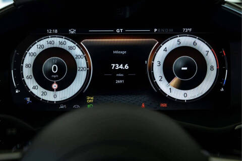 2025 Aston Martin DBX 707