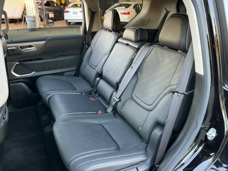 2025 Infiniti QX80 Luxe