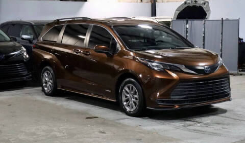 2021 Toyota Sienna LE 8-Passenger