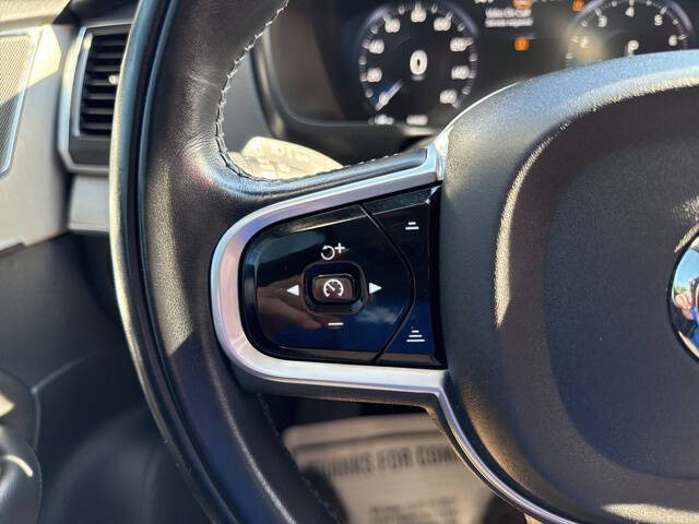 2022 Volvo XC90 T5 Momentum