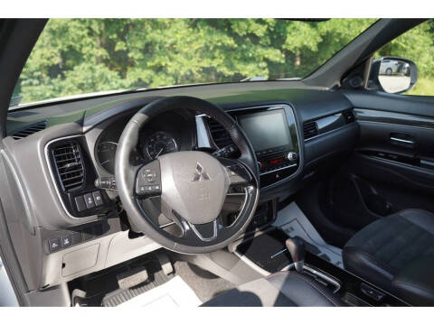 2020 Mitsubishi Outlander LE