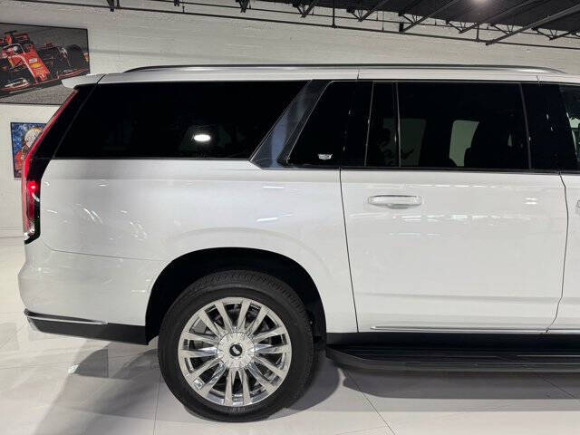 2024 Cadillac Escalade ESV Luxury