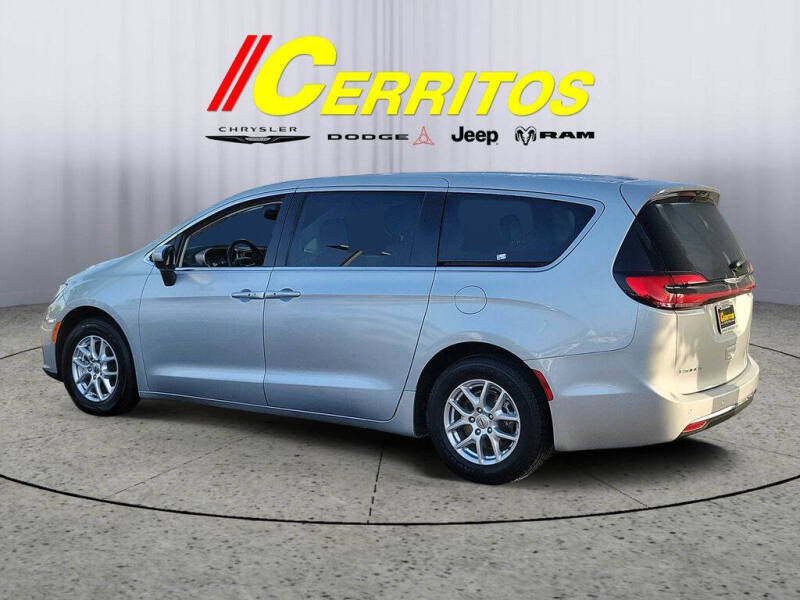 2023 Chrysler Pacifica Touring L