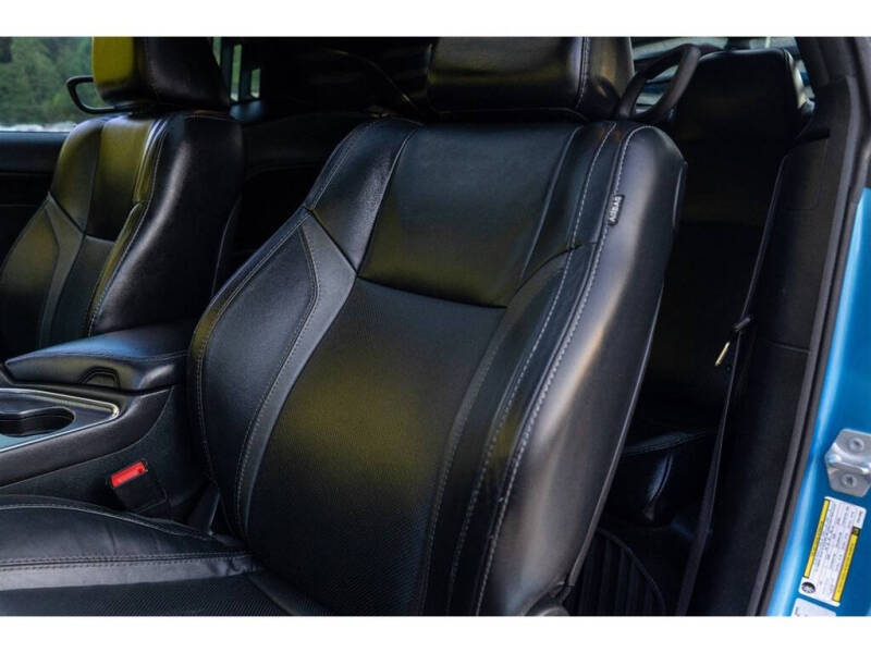 2015 Dodge Challenger SXT Plus