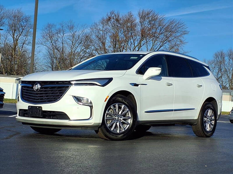 2023 Buick Enclave Essence's photo