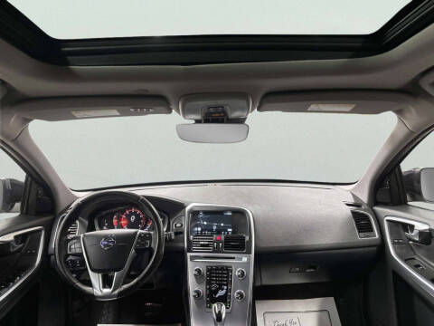 2017 Volvo XC60 T5 Dynamic