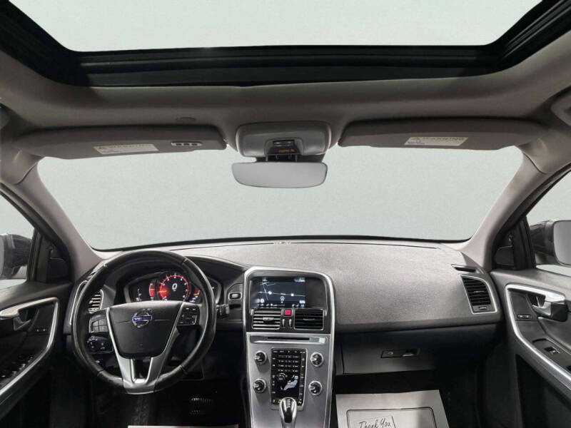 2017 Volvo XC60 T5 Dynamic