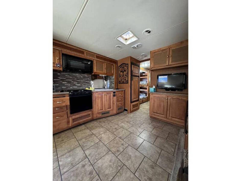 2009 Freightliner MC Chassis