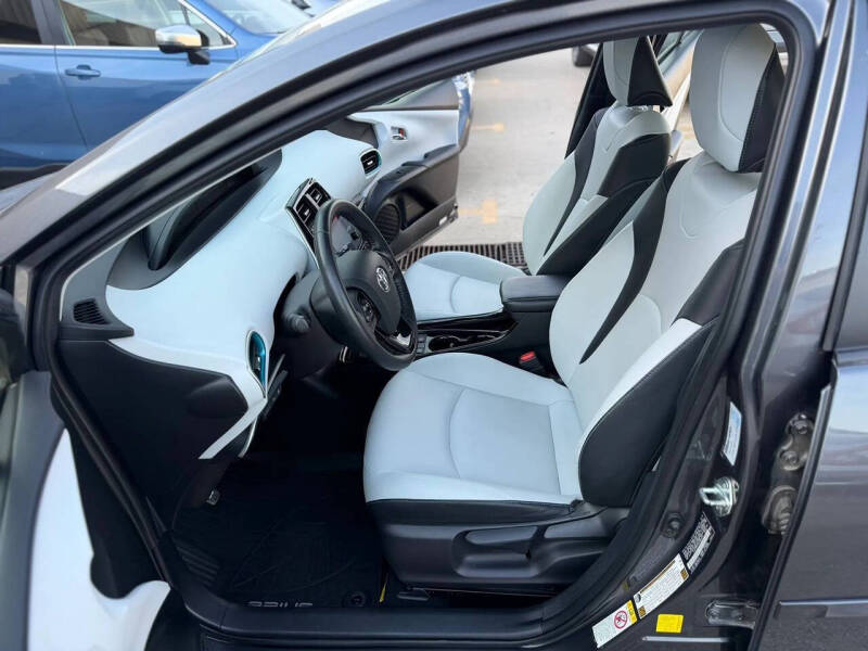2019 Toyota Prius XLE AWD-e