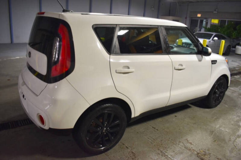 2019 Kia Soul +