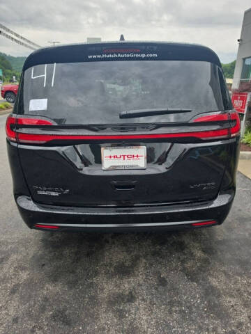 2027 Chrysler Pacifica Limited