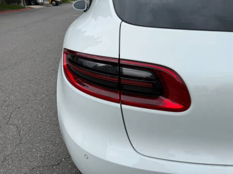 2017 Porsche Macan S