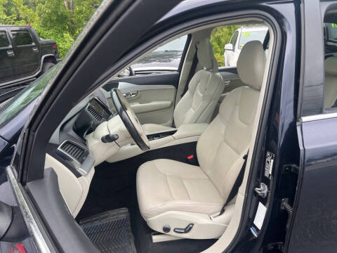 2016 Volvo XC90 T5 Momentum