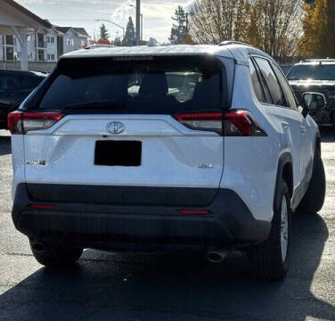 2020 Toyota RAV4 XLE