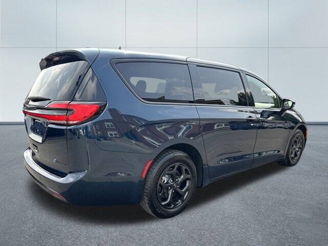 2024 Chrysler Pacifica Plug-In Hybrid