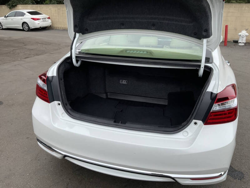 2017 Honda Accord Hybrid EX-L