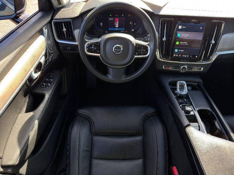 2022 Volvo S90 B6 Inscription