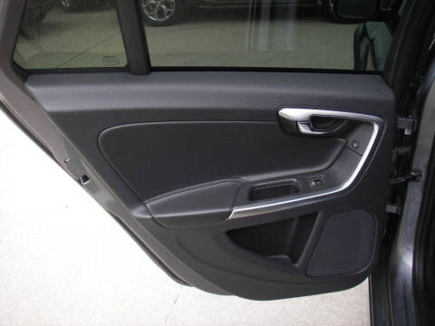 2018 Volvo V60 Cross Country T5 Premier