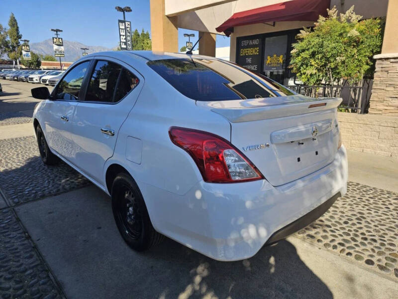 2019 Nissan Versa SV