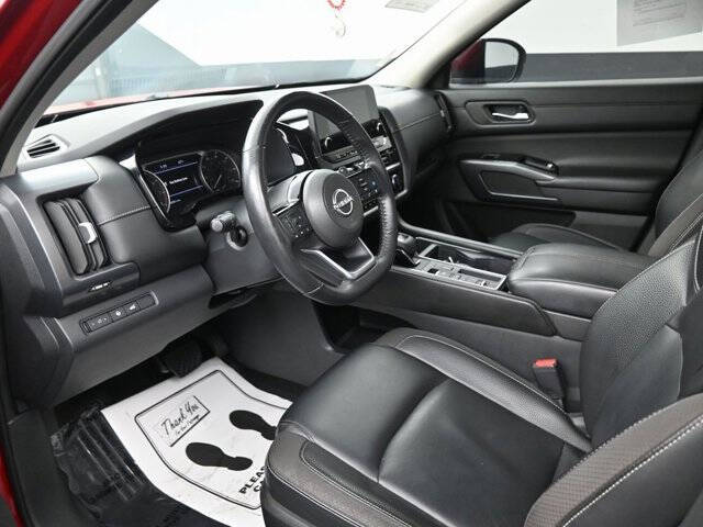 2023 Nissan Pathfinder SL